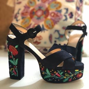 Like new Club Monaco embroidered platform sandals